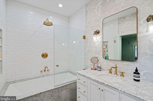 771 12 St, Philadelphia PA 19123-1960 exterior