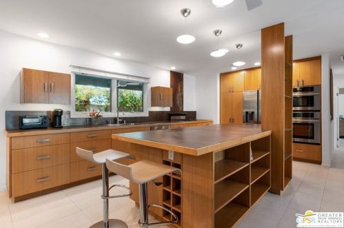 3045 Cerritos Rd, Palm Springs, CA 92262-2402