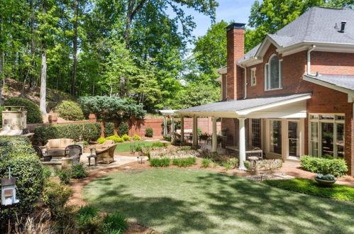 1805 Brandon Hall Dr, Atlanta GA  30350-3708 exterior