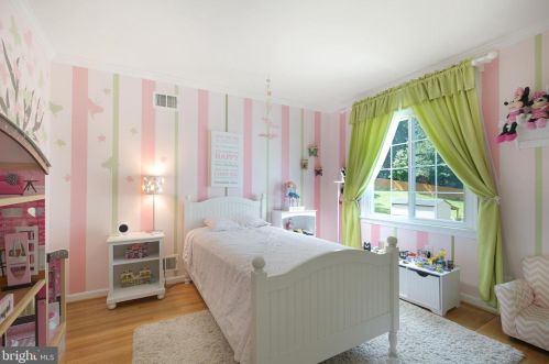 13713 Lockdale Rd, Silver Spring MD 20906-2117 exterior