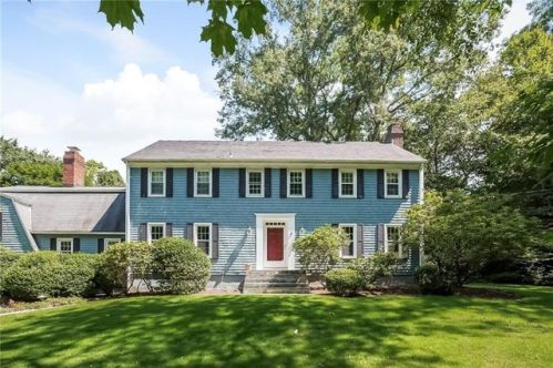 22 Deacons Ln, Wilton, CT 06897-2920