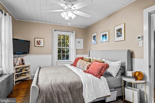 24 Evergreen Ln, Tavistock NJ  08033-1202 exterior