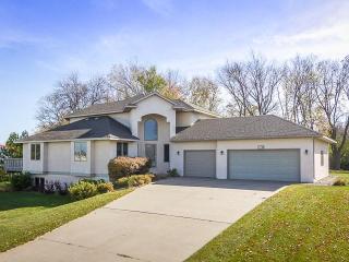 606 Barrington Dr, Prior Lake, MN 55379-8981