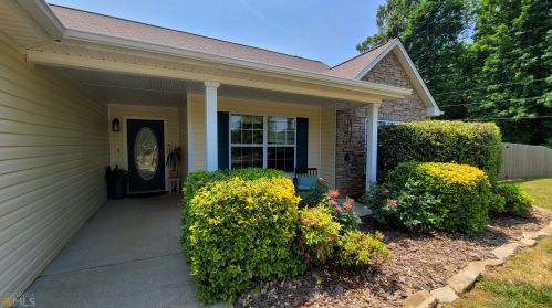 66 Rolling Meadows Dr, Cleveland, GA 30528-8813