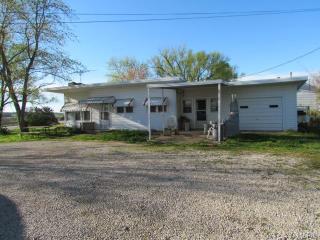 739 Pine St, Bourbon, MO 65441-8103