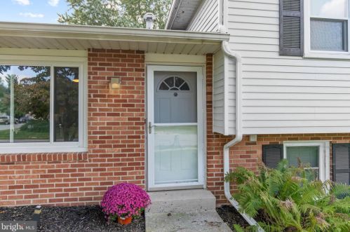 466 Haverhill Rd, Lancaster, PA 17601-3520