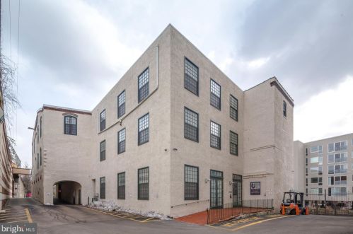 4 Leverington Ave, Philadelphia PA  19127-2204 exterior