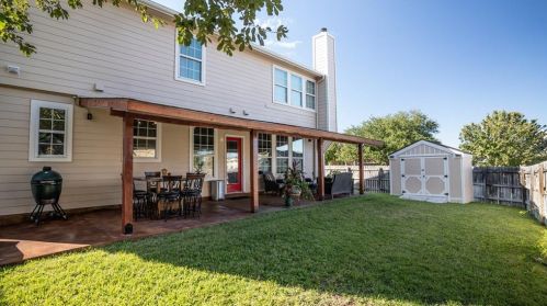 1136 Beechwood Dr, Uhland TX 78640-5718 exterior