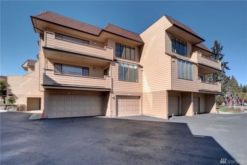 912 248th St, Seattle, WA 98198-3810