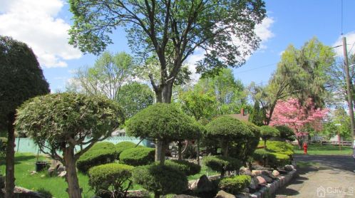 19 Hillsdale Rd, Edison, NJ 08820-2521