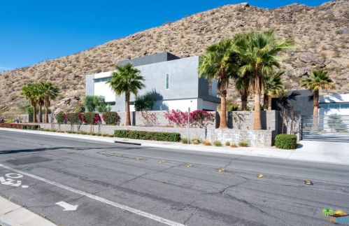 1521 Belardo Rd, Palm Springs, CA 92264-8300