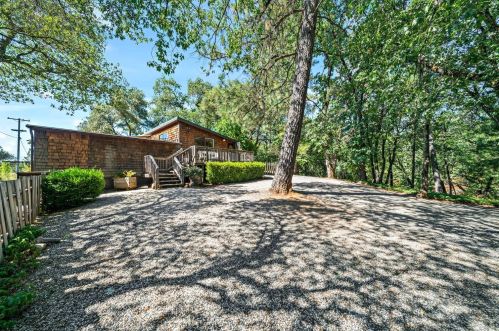 300 Pinewood Way, Meadow Vista, CA 95722-9563