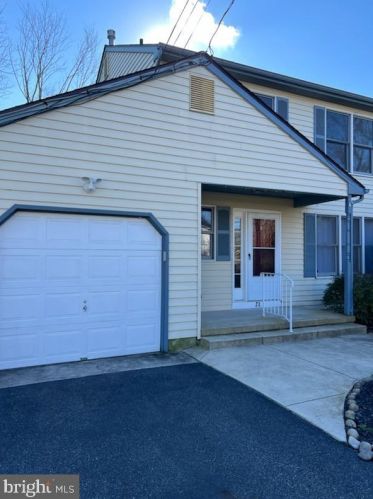 23 Woodstown Rd, Harrison Township, NJ 08062-9635