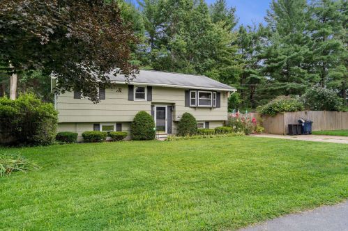 16 Piermont St, Nashua, NH 03063-3422