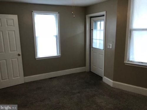 363 Pine St, Harrisburg, PA 17113-2350