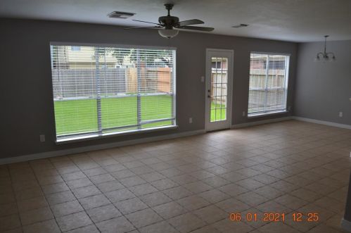 1808 Greenfield Dr, Richmond TX  77471-5567 exterior