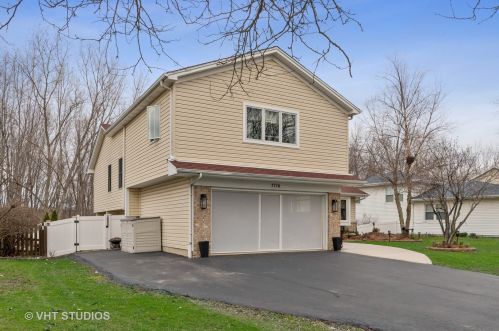 1716 Hidden Valley Dr, Lemont, IL 60490-5543
