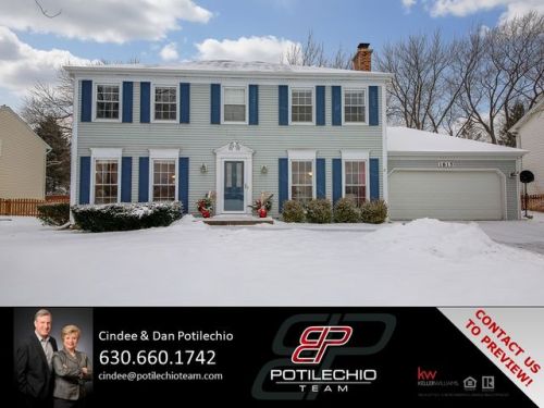1815 Fairoak Rd, Naperville, IL 60565-2821