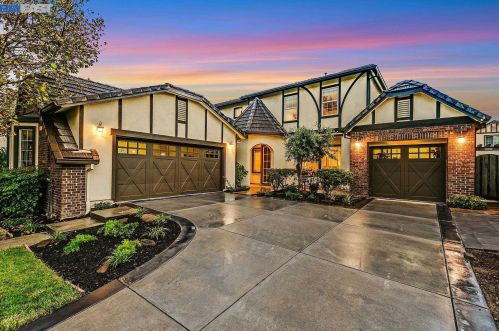64 Legacy Dr, Tracy, CA 95391-1051