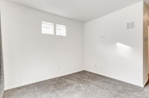 26198 Maple Dr, Aurora CO 80018 exterior