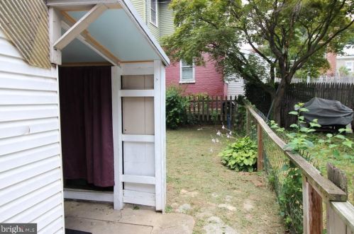 725 Columbia Ave, Lancaster PA  17603-3634 exterior
