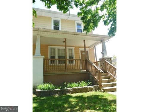 1752 River Dr, Camden, NJ 08110-2924