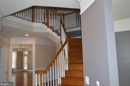 9300 Castle Hill Rd, Springfield VA  22153-3930 exterior