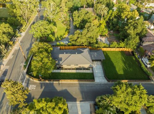 400 Calaveras St, Altadena, CA 91001-4618