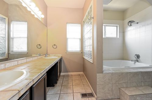 21582 Omaha Ave, Parker CO 80138-7238 exterior