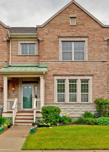 2664 Goldenrod Ln, Glenview, IL 60026-8010