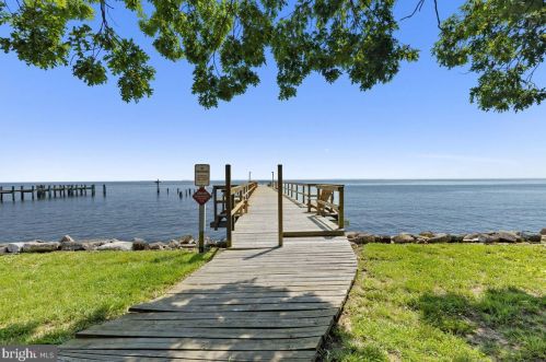 1625 Winters Ave, Shady Side MD 20764-9718 exterior