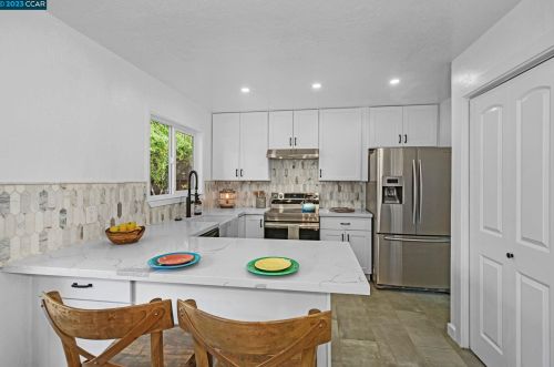 1374 Washington Blvd, Concord CA  94521-4002 exterior