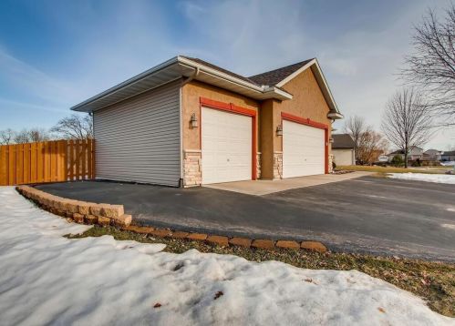20989 Granada Ave, Columbus, MN 55025