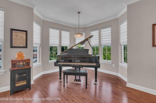 333 Princeton Ct, Tinton Falls NJ  07702-4058 exterior