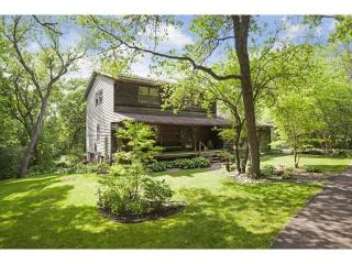 5806 Woodlane Ct, Saint Paul, MN 55129-9642