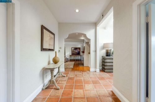 147 Camino Don Miguel, Orinda, CA 94563-1709