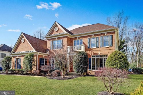 7377 Hunters Oak Ct, Springfield, VA 22150-4601