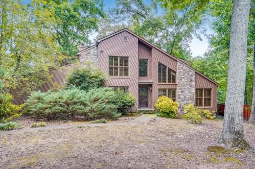 1176 Ashley Lake Dr, Marietta, GA 30062-2934