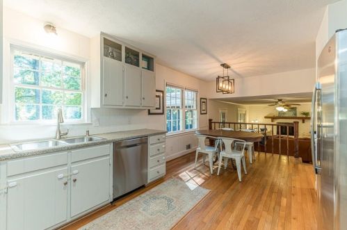 1777 Grandeus Ln, Stone Mountain, GA 30087-3249