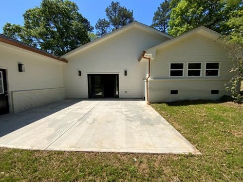 3736 Calmer Cir, Atlanta GA  30344-6011 exterior
