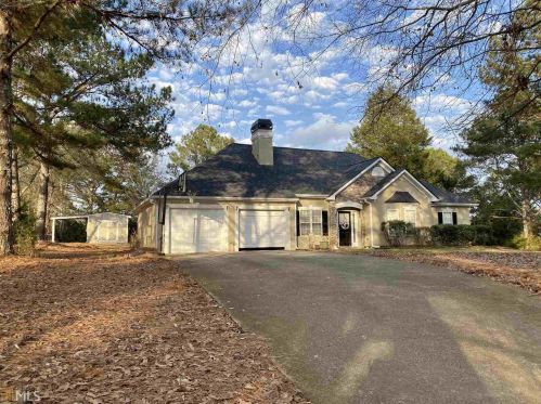 37 Breedlove Ln, Porterdale, GA 30014-8907