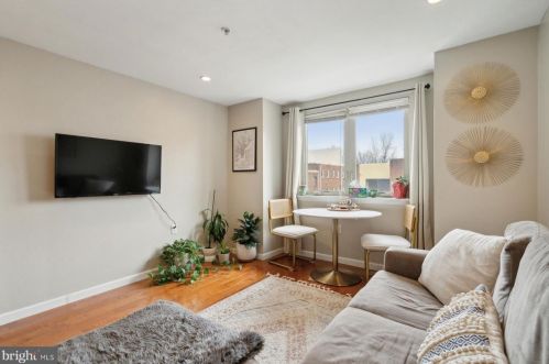 528 13 St, Philadelphia PA  19147-4533 exterior