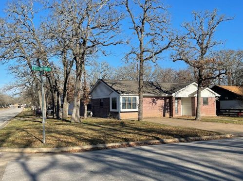 908 Crestwood Dr, Bryan TX  77801-4301 exterior