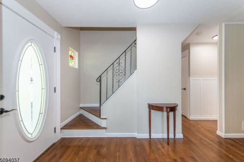 8 Sandy Ln, Dover, NJ 07869-4732