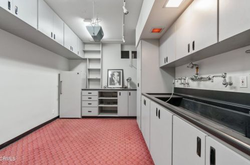 1637 Vly Vw Rd, Glendale CA  91202-1330 exterior