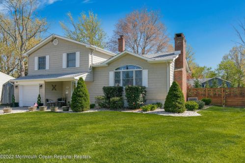 602 Dogwood Ter, Middletown, NJ 07748-1581