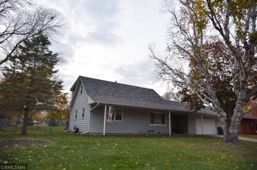 740 Prairie Ave, Cokato, MN 55321-4276