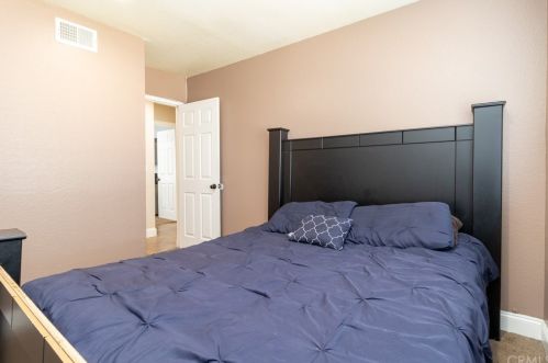 6878 Phoenix Ave, Riverside CA  92504-2020 exterior