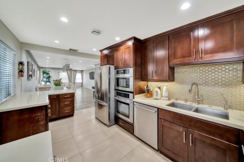 3719 Fairesta St, Glendale CA 91214-1718 exterior