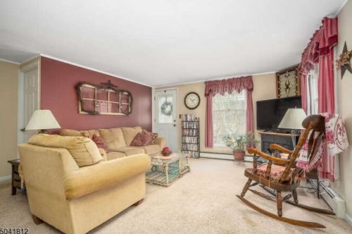 112 Hillside Ter, Califon, NJ 07830-4118